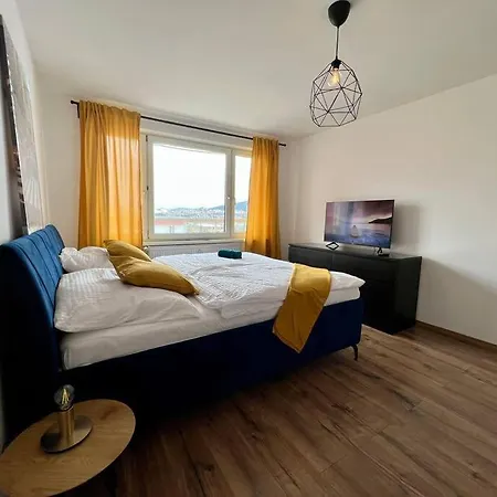 Moderny S Krasnym Vyhladom V Lokalite Daire *