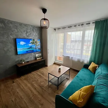 Moderny S Krasnym Vyhladom V Lokalite *